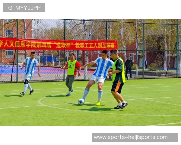 精彩瞬间尽在足球赛图片中展现激情与团队合作的魅力与力量